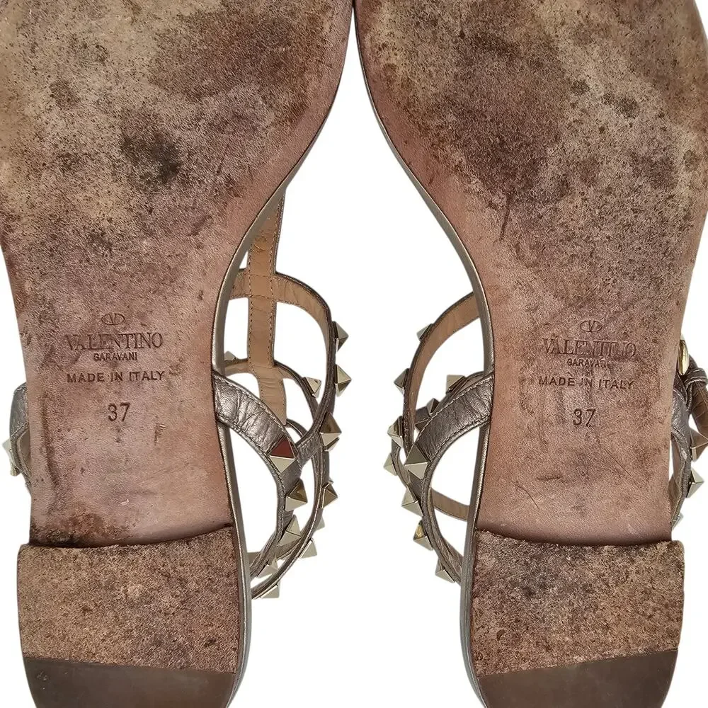 Valentino Garavani Rockstud Cage Gladiator Flat Sandals Gold Leather Size 37 7